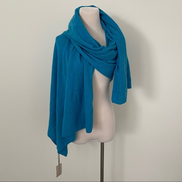 amicale cashmere wrap